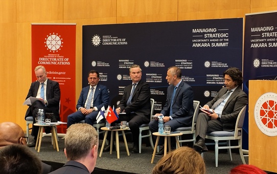 Helsinki'de NATO Paneli