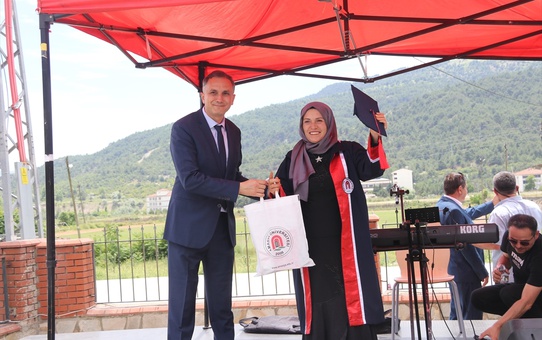 Fadime ve Muammer Öztürk Çifti Mezun Oldu