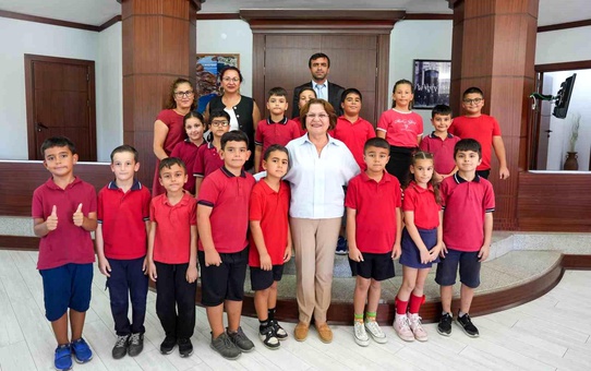 Başkan Gençay, minik misafirlerini ağırladı
