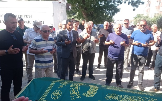 Eski TBMM Başkanı Çiçek, Öğretmen Cenazesine Katıldı