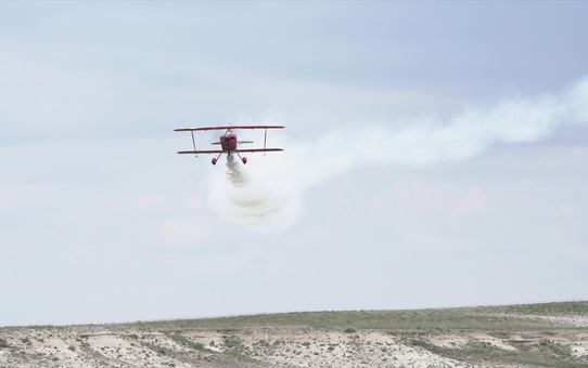 İlk Profesyonel Kadın Akrobasi Pilotu Gösteri Yaptı