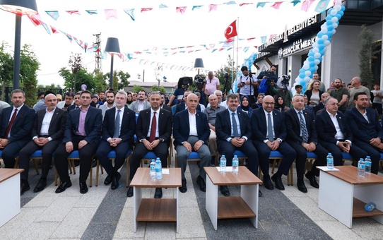 Onikişubat'ta Kale Gençlik Merkezi törenle hizmete açıldı
