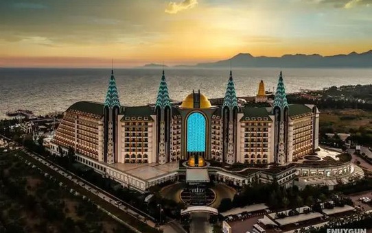 Alman Bild, Delphin Imperial’i Antalya’nın en iyi otelleri arasında gösterdi