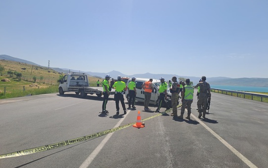 Van'da askeri araca çarpma: 1 şehit, 5 yaralı