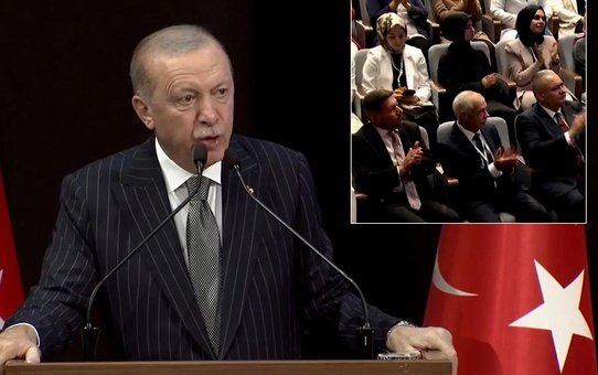 Rozetlerini Erdoğan taktı: Üç belediye başkanı daha AK Parti'ye katıldı