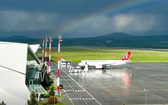 Kars Havalimanı'nda Yoğun Trafik