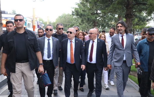 Ümit Özdağ Kayseri'de yoğun temaslarda bulundu