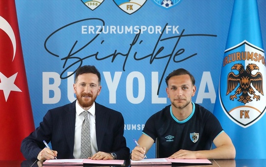 Erzurumspor FK'dan İmzalar