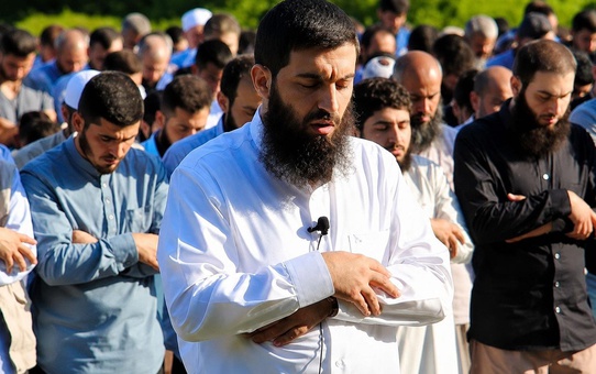 'Ebu Hanzala' olarak bilinen Halis Bayancuk ve Tevhid dergisine ait 54 hesap kapatıldı