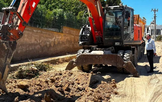 Burhaniye'de sahil yoluna Büyükşehir desteği