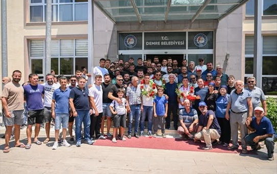 Kırkpınar Şampiyonları Demre'de Coşkuyla Karşılandı