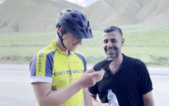 İngiliz Turistle Şenkaya'da Güzel Anlar