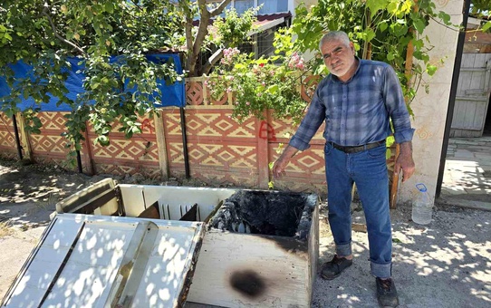 Bomba gibi patlayan buzdolabı sonrası evde büyük maddi hasar oluştu
