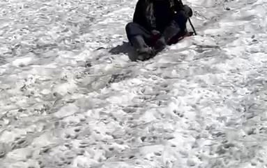 Yaz Ortasında Karda Kayma Şaşkınlığı