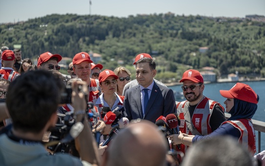 15 Temmuz'un 10. yılında köprülere Türk bayrağı asıldı