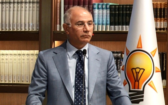 Erdem Beyazıt AK Kütüphane'de Anıldı