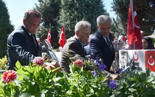 Şehit Ufuk Baysan kabri başında anıldı
