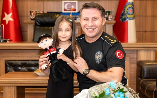 Bilecik'te Gazi Kızına Yunus Polis Bebeği Hediyesi