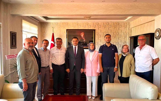 AK Parti'den Kaymakam Temel'e 'hayırlı olsun' ziyareti