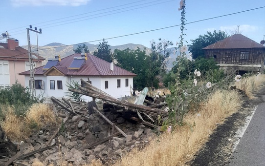 Beypazarı'nda Metruk Evler Yıkılıyor