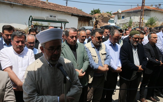 Ali Yalçın'ın Babası Son Yolculuğuna Uğurlandı