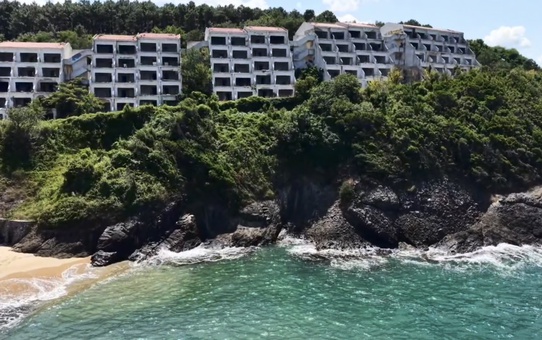 9 yıldır atıl haldeki Riva'daki otel yıkılıyor! Yerine ne yapılacağı belli oldu