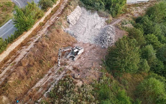 Kartalkaya’da 78 kişinin hayatını kaybettiği otelin sahibinin orman arazisine yaptığı kaçak yapı yıkıldı