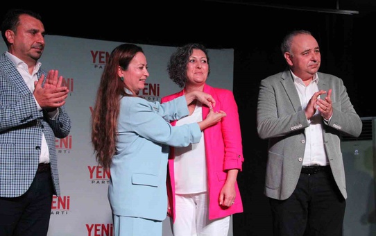 Manisa’da 15 CHP’li belediye başkanı YENİ Parti’ye katıldı
