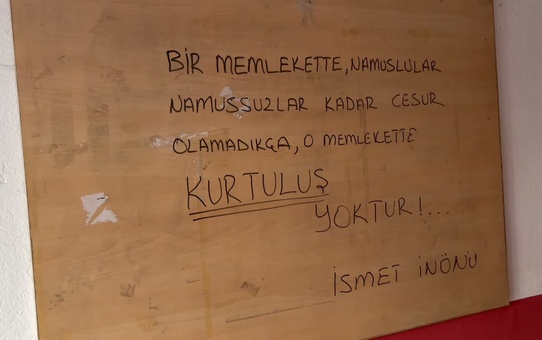 Burdur’da CHP il ve 11 ilçe örgütü ile 3 belediye başkanı YENİ Parti'ye geçti