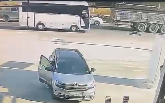 Denizli'de Midibüsün Çarptığı Şoför Hayatını Kaybetti