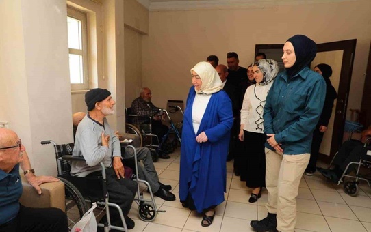Semiha Yıldırım’dan huzurevi sakinlerine ziyaret