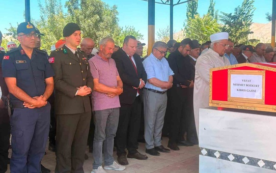 Vefat eden Kıbrıs gazisi toprağa verildi