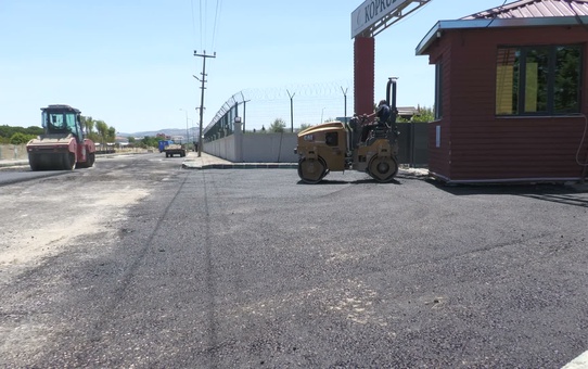 Manisa Köprübaşı'nda ilk kez sıcak asfalt uygulaması