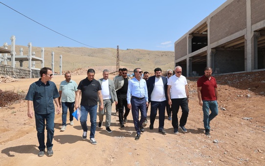 Başkan Şerifoğulları, mobilyacılar sitesinde incelemelerde bulundu