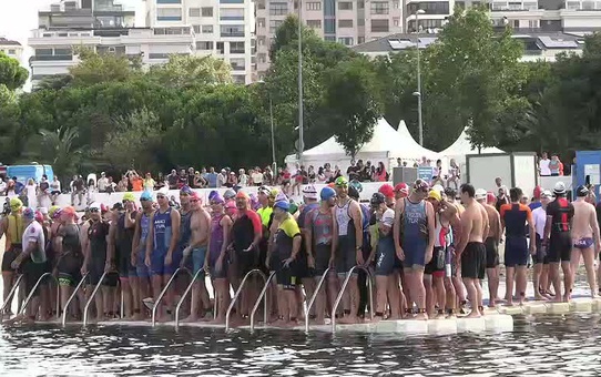 Kadıköy'de sprint triatlon heyecanı yaşandı