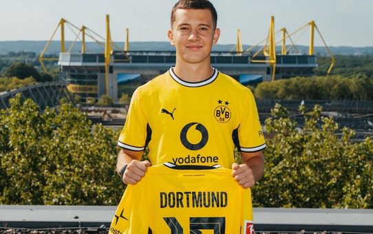Dortmund'dan 18 yaşındaki yıldıza servet! Çuval çuval para verip formayı giydirdiler