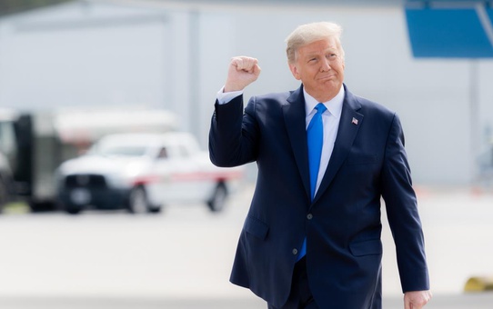 Trump'tan olay paylaşım: Sahte Newsweek kapağında zafer pozu verdi