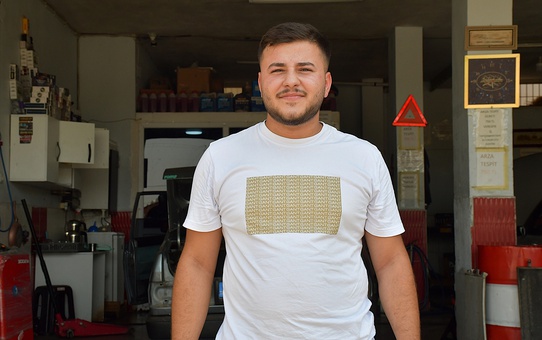 Esnafın Köpek Kurtarma Anı Kamerada