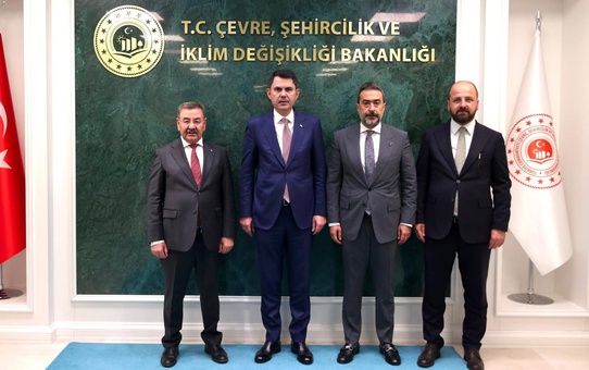 CHP'li belediye başkanı, AK Partili yöneticilerle Bakan Kurum'u ziyaret etti