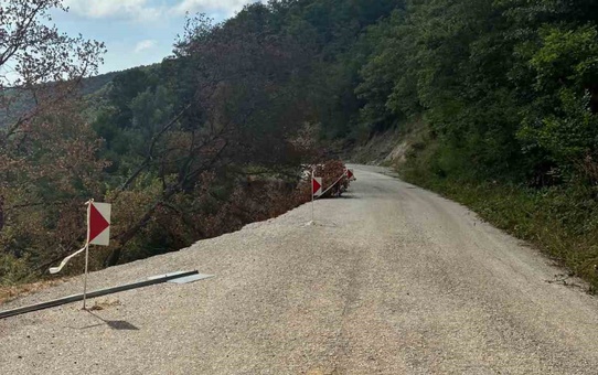 Bolu'da Heyelan Ulaşımı Engelledi