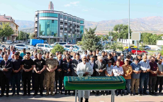 Erzincan'da Şehit Babası Mehmet Zengin Son Yolculuğuna Uğurlandı