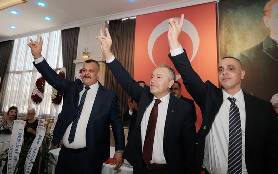 MHP Yunusemre'de Ali Özkan Başkan Oldu