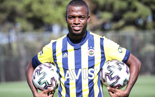 Eski Fenerbahçeli Enner Valencia'dan 1 yıllık dev imza