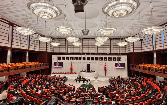 Ekmen: Müzakere alanı Meclis'tir