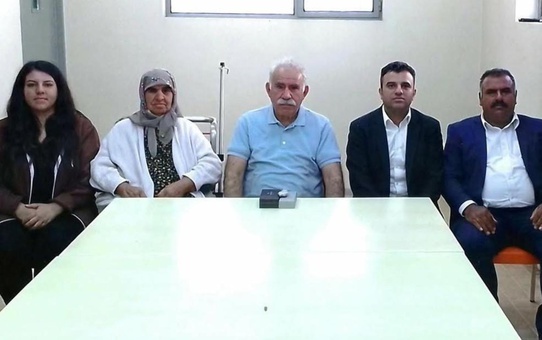 Öcalan'ın ailesiyle çektirdiği fotoğraf paylaşıldı