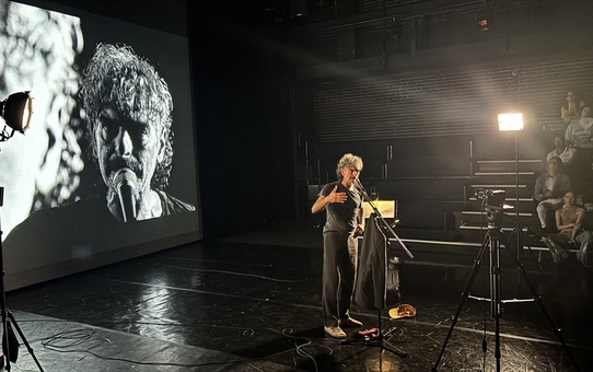 Mehmet Ali Nuroğlu'nun 'Dünyada' Performansı Londra'da