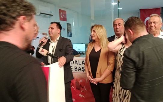 Dalaman Belediye Başkanı Sezer Durmuş CHP'den İstifa Ederek YENİ Parti'ye Katıldı