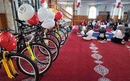 Mersin'de Kur'an Kursu Başarısını Ödüllendiriyor