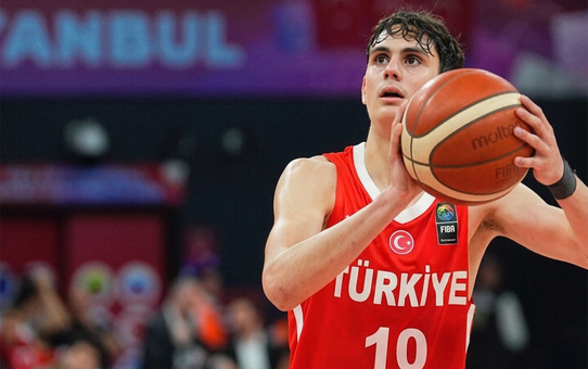 Babasının izinden gitti! Ünlü çiftin oğlu milli takıma seçildi