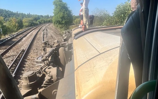 Tren Kazası: 2 Ağır Yaralı